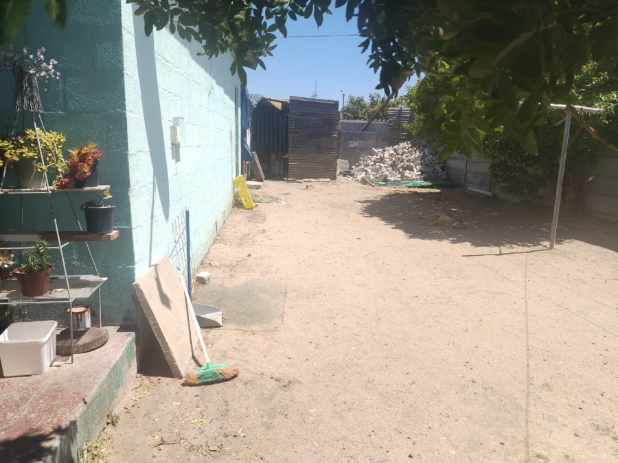 2 Bedroom Property for Sale in New Macassar Western Cape